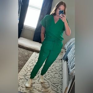 EMERALD GREEN Mandala Scrubs set